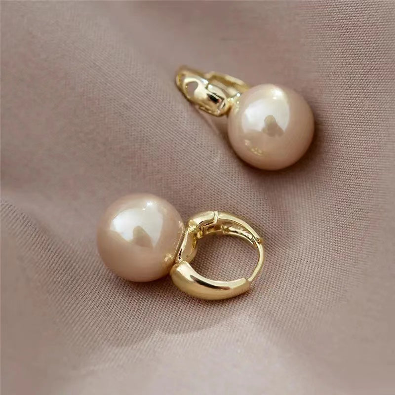 pearl earring